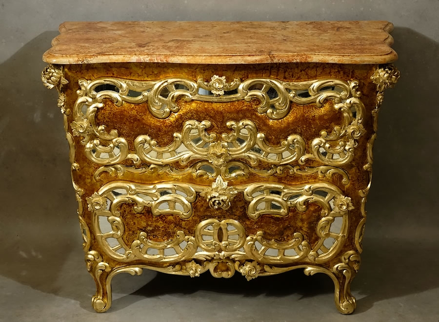 Commode sicilienne rococo provenant de la collection della Torre e Tasso, vue de face